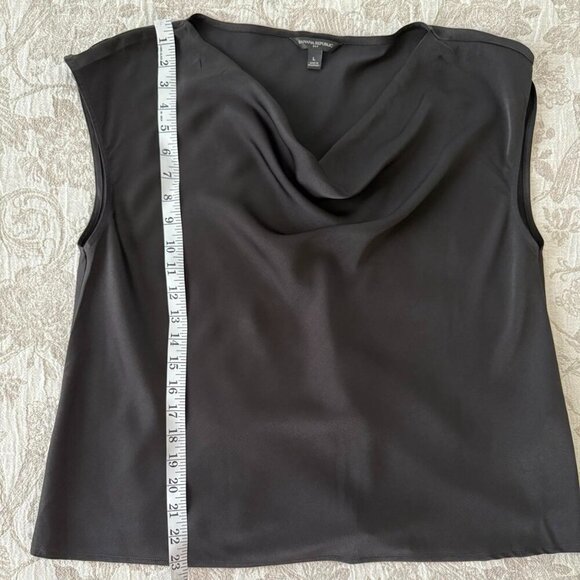 BANANA REPUBLIC BLACK SATIN SLEEVELESS  TOP size L - Picture 8 of 9